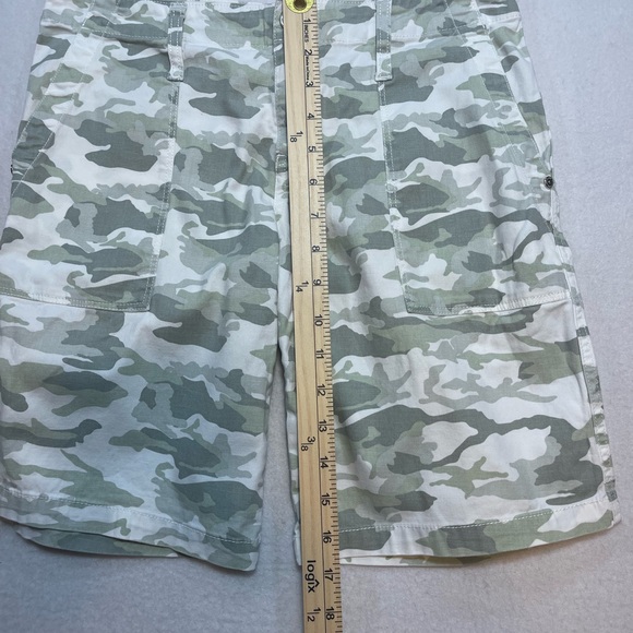 Sanctuary Camo Utility Shorts Women’s Size 25 Green Camouflage Stretch Cotton - Picture 6 of 6
